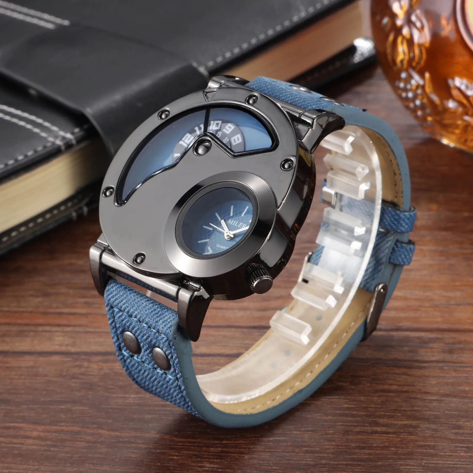 Men Outdoor Sports Watch Multifunction Design OL Style Waterproof Durable
Men Outdoor Sports Watch Multifunction Design OL Style Waterproof Durable