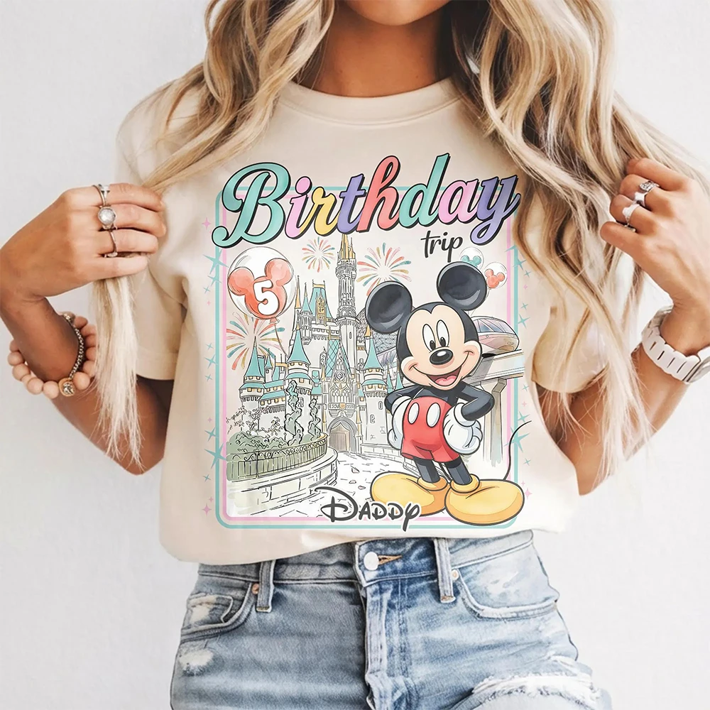 Новая персонализированная удобная повседневная футболка в стиле ретро Disney, летняя женская футболка Y2KOversized Magic Castle, спортивная рубашка с короткими рукавами
Новая персонализированная удобная повседневная футболка в стиле ретро Disney, летняя женская футболка Y2KOversized Magic Castle, спортивная рубашка с короткими рукавами 