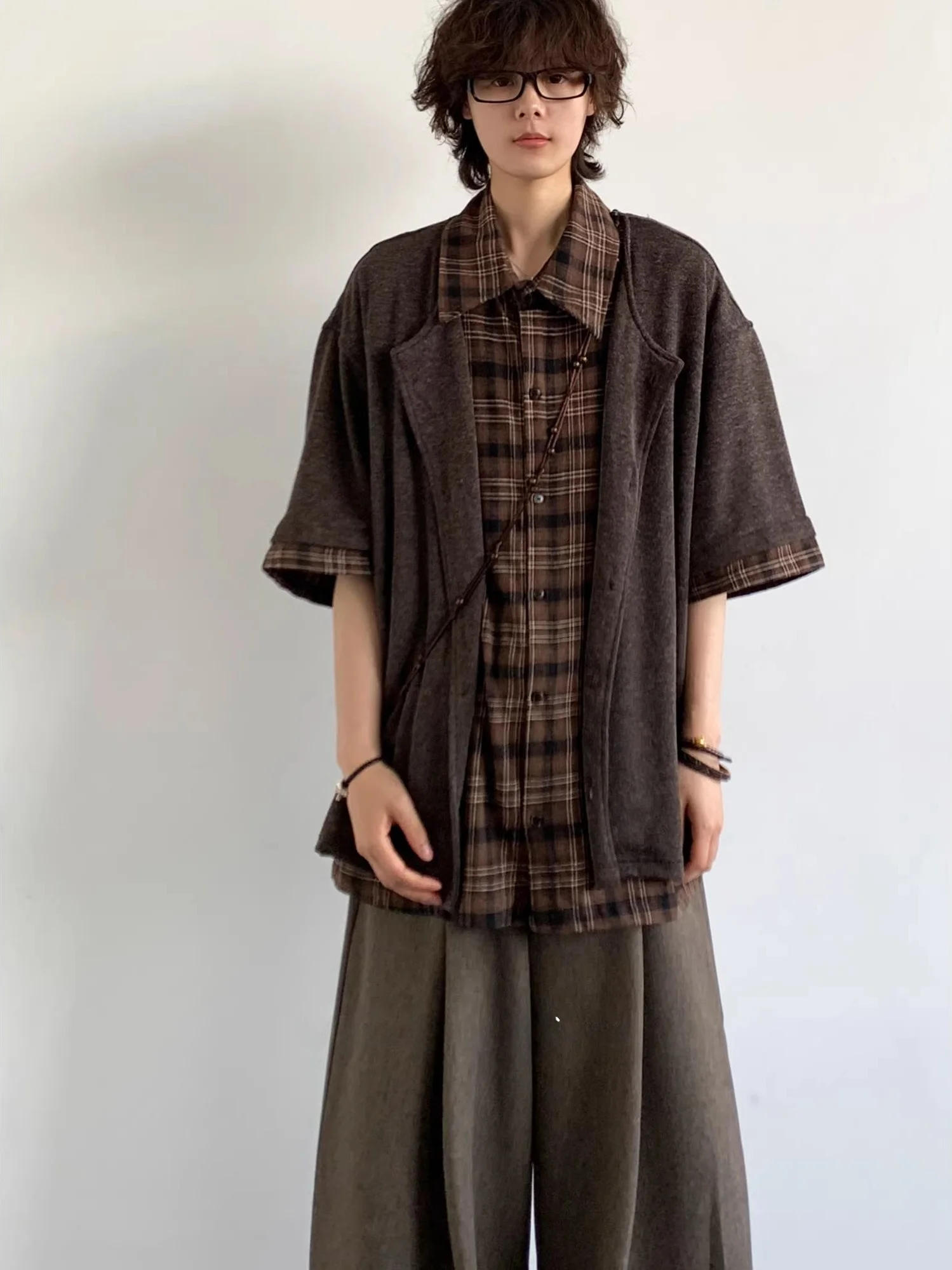 Summer New Plaid Splicing Loose Men's Short Sleeve Shirt American Casual Style Fake Two-Piece T-Shirt Youth Popular Fashion
Summer New Plaid Splicing Loose Men's Short Sleeve Shirt American Casual Style Fake Two-Piece T-Shirt Youth Popular Fashion