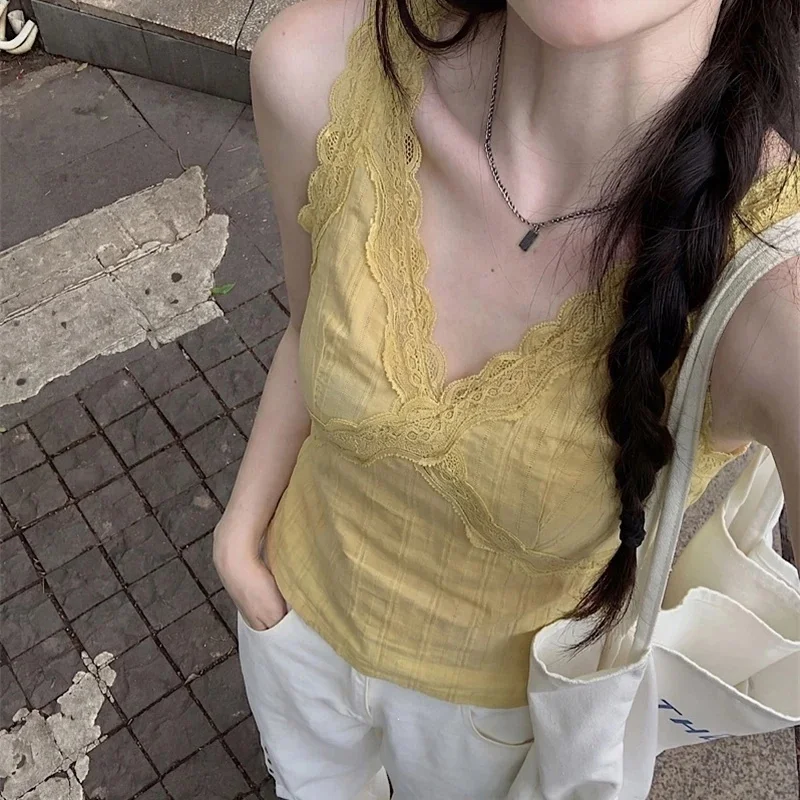 Lace Spliced V Neck Yellow Textured Sleeveless Tank Top Summer Thin Breathable Niche Design For Women Casual Daily Vacation
Lace Spliced V Neck Yellow Textured Sleeveless Tank Top Summer Thin Breathable Niche Design For Women Casual Daily Vacation