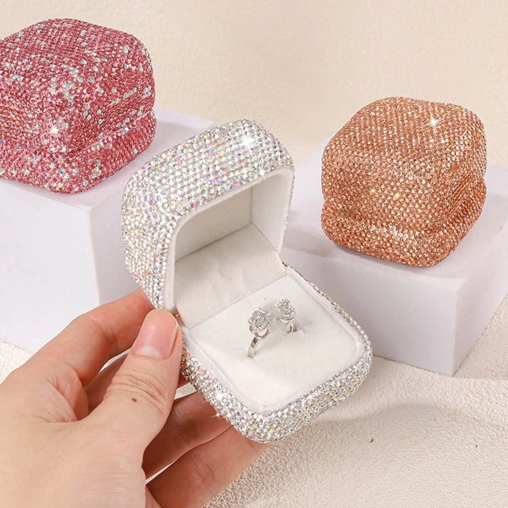 Sparkling Rhinestone Jewelry Box Dust-proof Comfortable Touch Portable Jewelry Organizer Luxury Velvet Jewelry Display Box Party
Sparkling Rhinestone Jewelry Box Dust-proof Comfortable Touch Portable Jewelry Organizer Luxury Velvet Jewelry Display Box Party