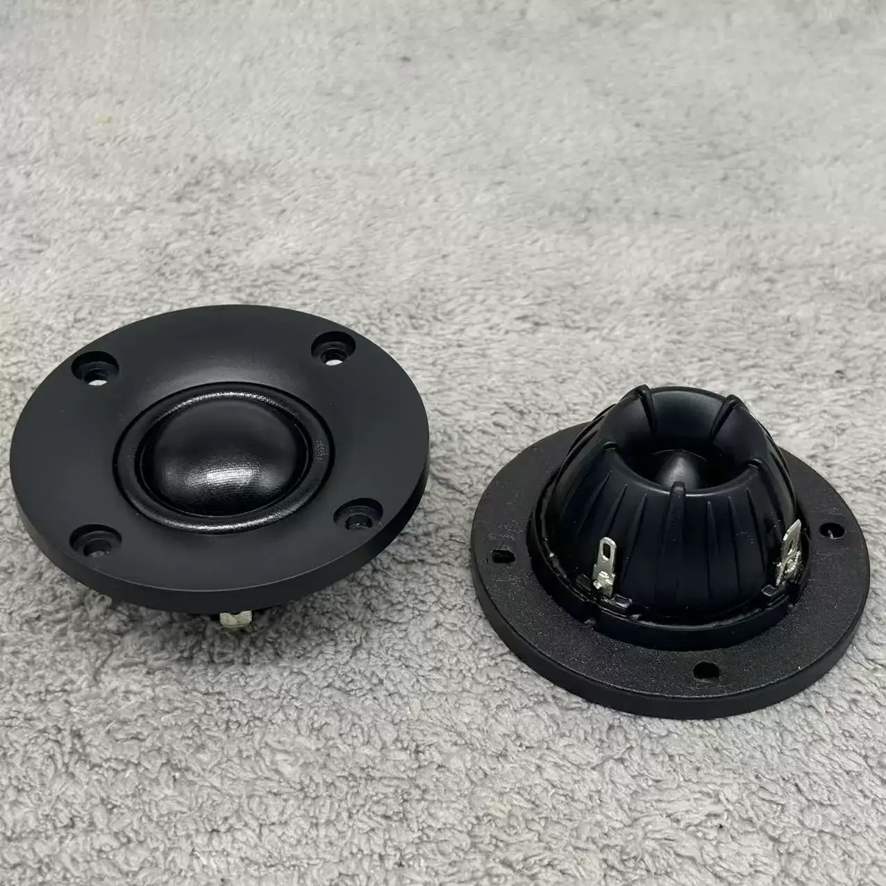 GHXAMP 2.5" (66mm) Panel Tweeter, 8 Ohm 30W, Special Oil Film Dome, 25mm Voice Coil – Hi-Fi High-Frequency Speaker 2PCS
GHXAMP 2.5" (66mm) Panel Tweeter, 8 Ohm 30W, Special Oil Film Dome, 25mm Voice Coil – Hi-Fi High-Frequency Speaker 2PCS