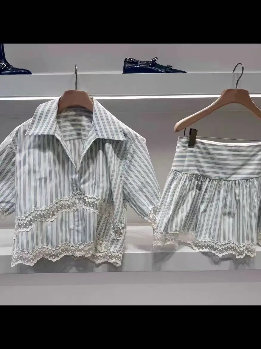 Summer 2026 Lace Panel Striped Slimming Collar Shirt Half Skirt Set Cotton Casual Loose Fit Short Sleeve Button up
Summer 2026 Lace Panel Striped Slimming Collar Shirt Half Skirt Set Cotton Casual Loose Fit Short Sleeve Button up