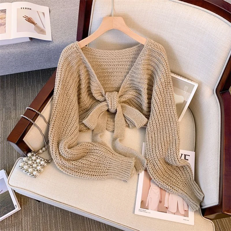 Design-sensual Retro Knitted Sweater Jacket Cardigan for Women's Autumn New Bow V-neck Short Long-sleeved Top Trendy
Design-sensual Retro Knitted Sweater Jacket Cardigan for Women's Autumn New Bow V-neck Short Long-sleeved Top Trendy