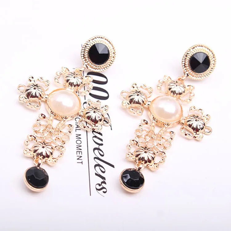 DIY accessories European and American fashion earrings, baroque retro style big-name cross gold earrings, women's exaggerated ni
DIY accessories European and American fashion earrings, baroque retro style big-name cross gold earrings, women's exaggerated ni