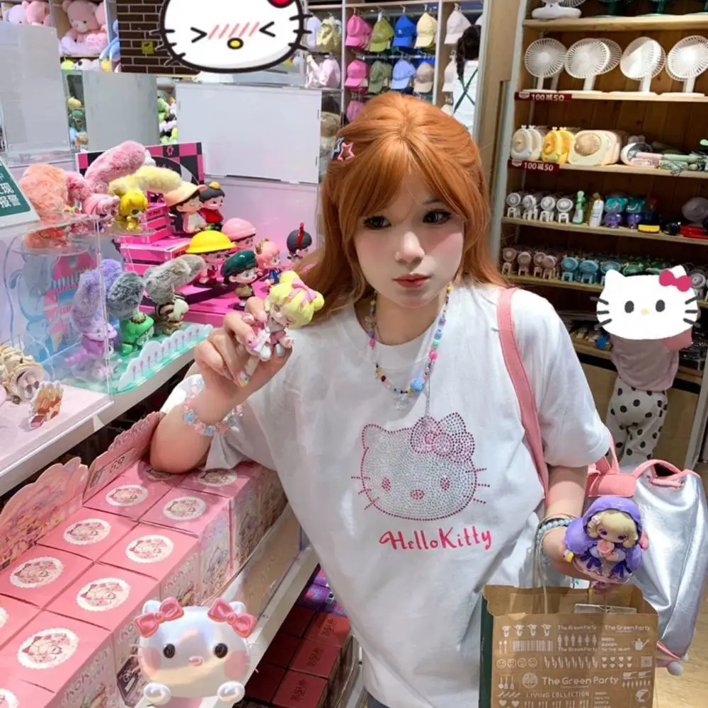 Summer Kawaii Hello Kitty T-Shirt Tops Sanrioed Anime New Style Loose Preppy Girl Student Fashion Sweet Loose Short Sleeve
Summer Kawaii Hello Kitty T-Shirt Tops Sanrioed Anime New Style Loose Preppy Girl Student Fashion Sweet Loose Short Sleeve