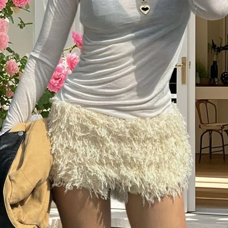 Женские узкие шорты из искусственного меха с низкой талией, однотонные сексуальные повседневные шорты для вечеринок и клубов, уличная одежда, весенне-летняя одежда для женщин
Женские узкие шорты из искусственного меха с низкой талией, однотонные сексуальные повседневные шорты для вечеринок и клубов, уличная одежда, весенне-летняя одежда для женщин