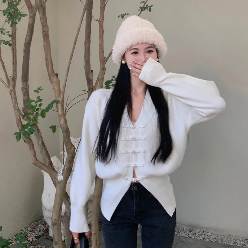 Women Clothing Chinese Style Chic Button Knitted Cardigan Autumn Winter Temperament Elegant Solid Loose Commute Sweaters
Women Clothing Chinese Style Chic Button Knitted Cardigan Autumn Winter Temperament Elegant Solid Loose Commute Sweaters