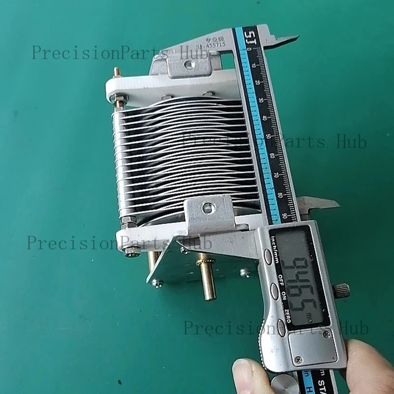 Adjustable Air Variable Capacitor 20P-500P / 29P-240P Withstand voltage 2500V Max current 100A
Adjustable Air Variable Capacitor 20P-500P / 29P-240P Withstand voltage 2500V Max current 100A