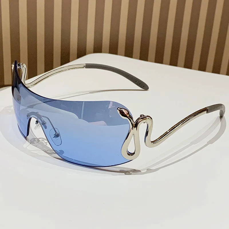 2024 new snake frameless one-piece sunglasses, personalized and fashionable Y2K trendy outdoor outfit
2024 new snake frameless one-piece sunglasses, personalized and fashionable Y2K trendy outdoor outfit