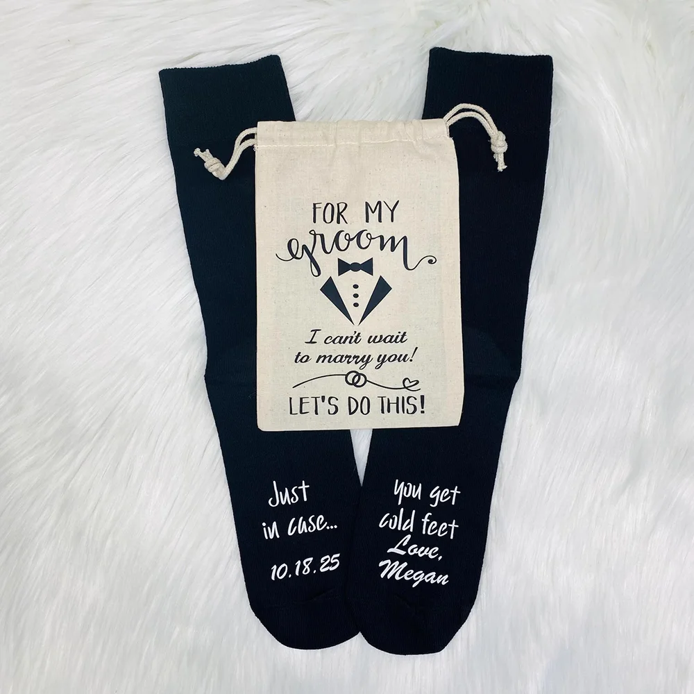 Custom Just in Case You Get Cold Feet Groom Socks and 13*18 Cm Cotton Bag Set Wedding Supplies Bride To The Groom Funny Gifts
Custom Just in Case You Get Cold Feet Groom Socks and 13*18 Cm Cotton Bag Set Wedding Supplies Bride To The Groom Funny Gifts