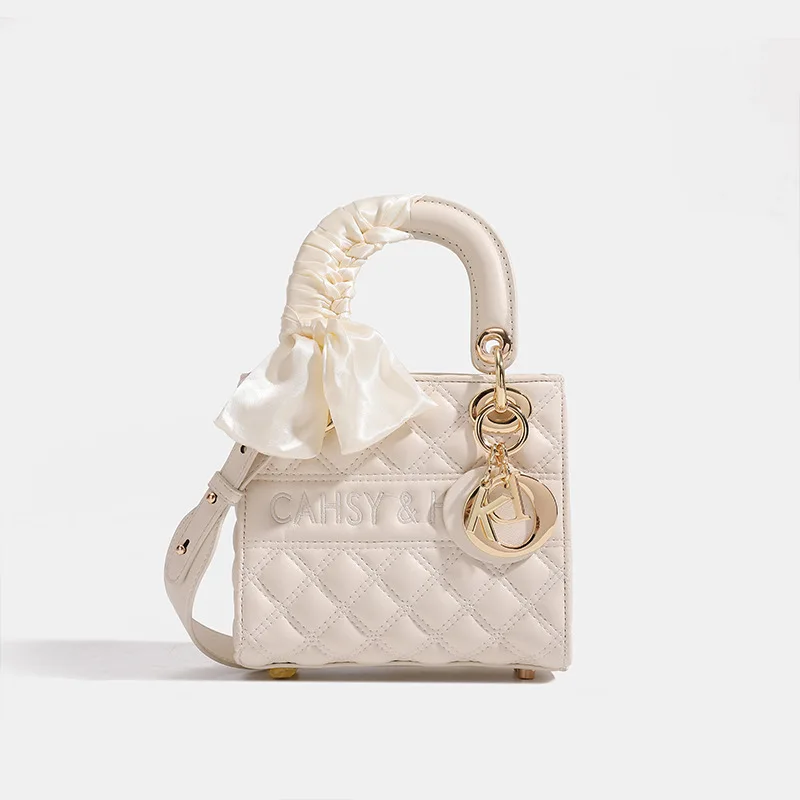 Fashion high-end bag women's 2025 new popular versatile portable bucket diamond shoulder messenger women's bag
Fashion high-end bag women's 2025 new popular versatile portable bucket diamond shoulder messenger women's bag