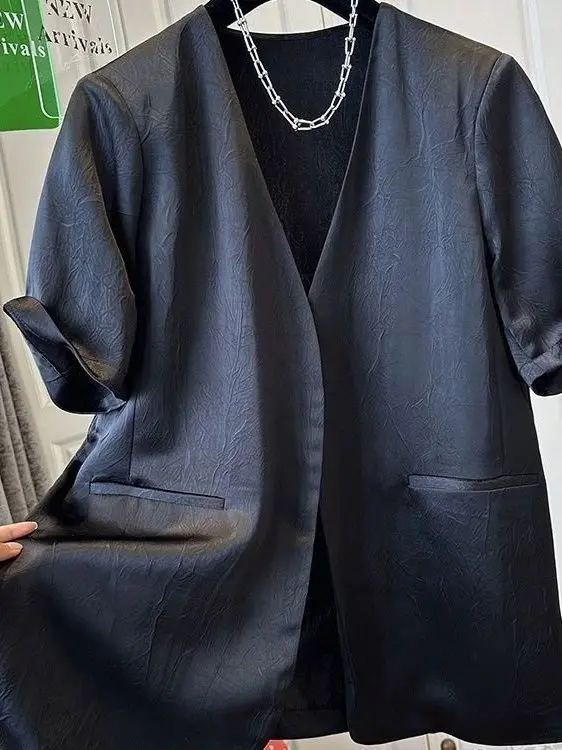 plus Size Women's Acetate Satin Shirt Jacket Summer Thin Casual Versatile Top Large Size Fashionable Lightweight Outerwear
plus Size Women's Acetate Satin Shirt Jacket Summer Thin Casual Versatile Top Large Size Fashionable Lightweight Outerwear