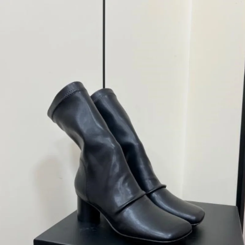 Женские плиссированные туфли с квадратным носком, массивные высокие каблуки, швейные линии, женские полусапоги, однотонные кожаные ботинки Tacones Chassure Femme Botas
Женские плиссированные туфли с квадратным носком, массивные высокие каблуки, швейные линии, женские полусапоги, однотонные кожаные ботинки Tacones Chassure Femme Botas