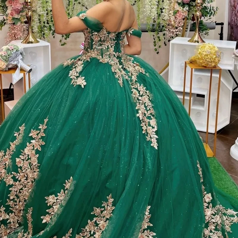Customized Green Sweet 16 14 Year Girl Prom Dresses Sweetheart Lace Applique Party Gown vestidos de 15 años quinceañeras 2025
Customized Green Sweet 16 14 Year Girl Prom Dresses Sweetheart Lace Applique Party Gown vestidos de 15 años quinceañeras 2025
