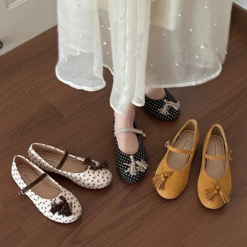 Designer Round Toe Tassel Women Flats Concise Shallow Buckle Strap Shoes Ladies Shoes Eelgant Soft Sole Dress Mary Jane Shoes
Designer Round Toe Tassel Women Flats Concise Shallow Buckle Strap Shoes Ladies Shoes Eelgant Soft Sole Dress Mary Jane Shoes