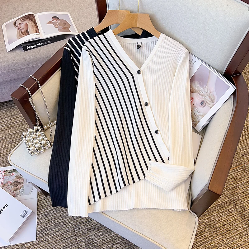 Big Size Stripe Sweater Women V-Neck Knitted pullove Long sleeve Button Casual Loose soft Women clothing 2022 Sweaters
Big Size Stripe Sweater Women V-Neck Knitted pullove Long sleeve Button Casual Loose soft Women clothing 2022 Sweaters