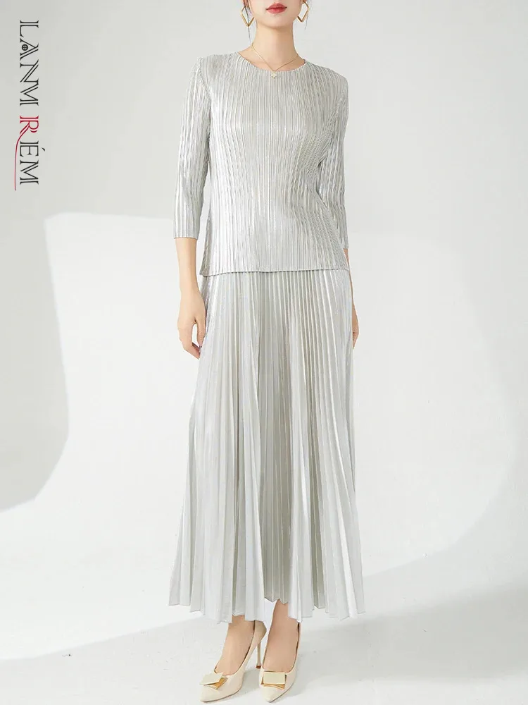LANMREM Women Solid Color Pleated 2 Piece Set Fashion Round Neck T-shirt High Waist A-line Skirt Elegant 2024 Spring New 2AA4481
LANMREM Women Solid Color Pleated 2 Piece Set Fashion Round Neck T-shirt High Waist A-line Skirt Elegant 2024 Spring New 2AA4481