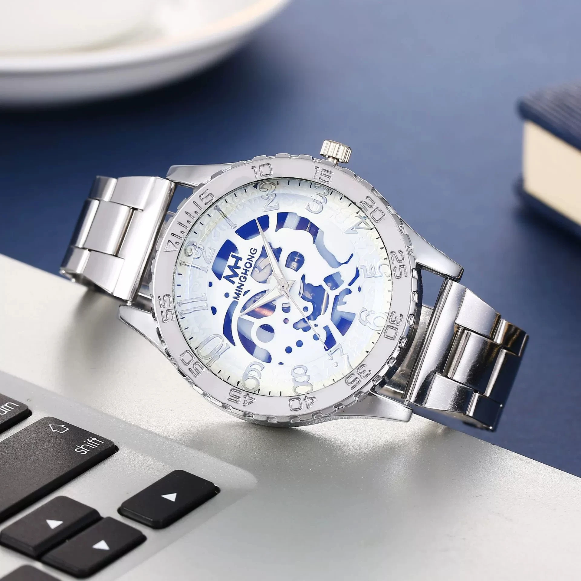 New Fashion Luxury Man Hollow Skeleton Faux Mechanical Watch Men Business Stainless Steel Quartz Watch For Gifts Reloj Hombre
New Fashion Luxury Man Hollow Skeleton Faux Mechanical Watch Men Business Stainless Steel Quartz Watch For Gifts Reloj Hombre