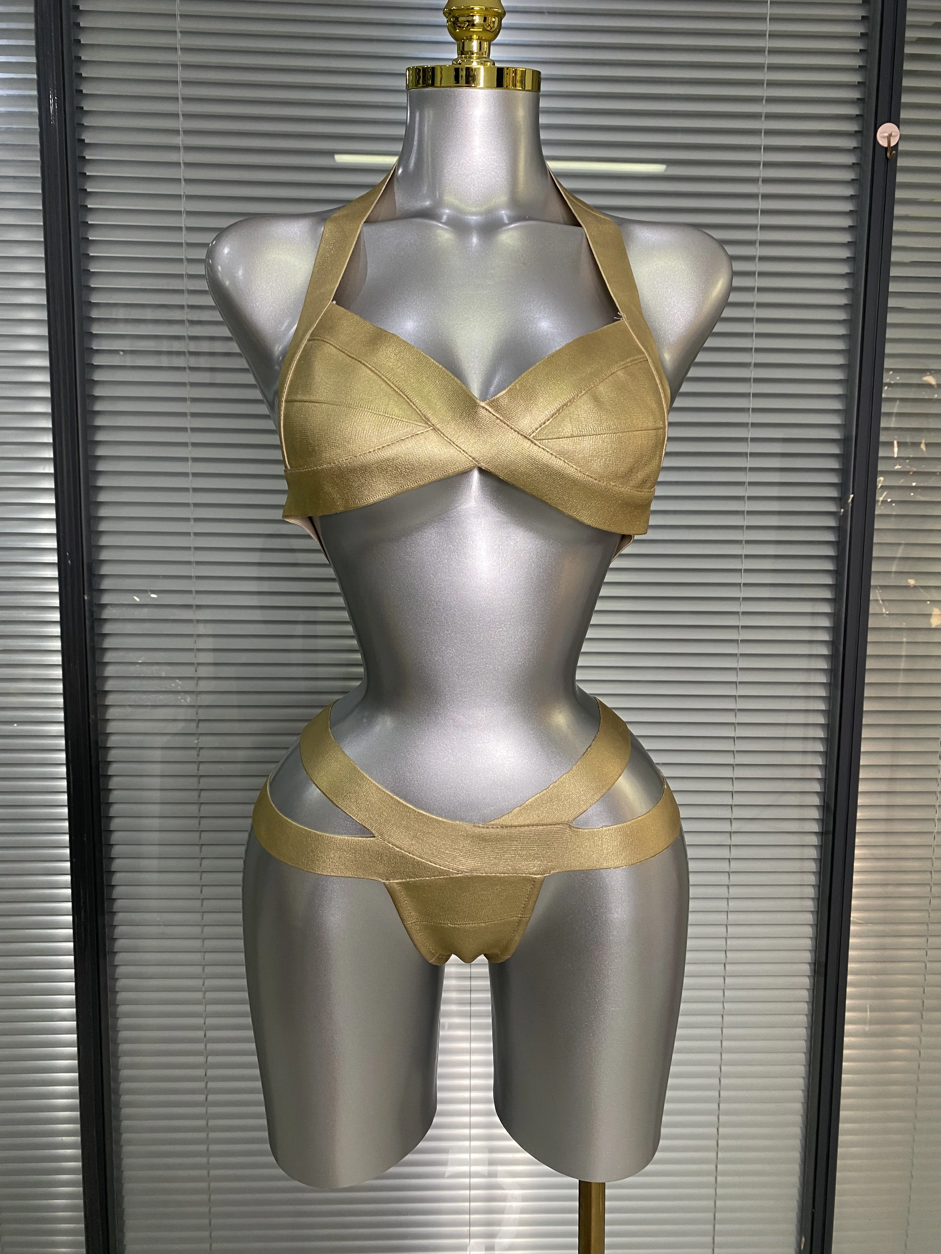 Newest Crystal Swimwear Fashion Gold Bar Blingbling Swimwear Bikini Sexy Popular Bathingsuit Bikini Nightclub Stage Outfit
Newest Crystal Swimwear Fashion Gold Bar Blingbling Swimwear Bikini Sexy Popular Bathingsuit Bikini Nightclub Stage Outfit