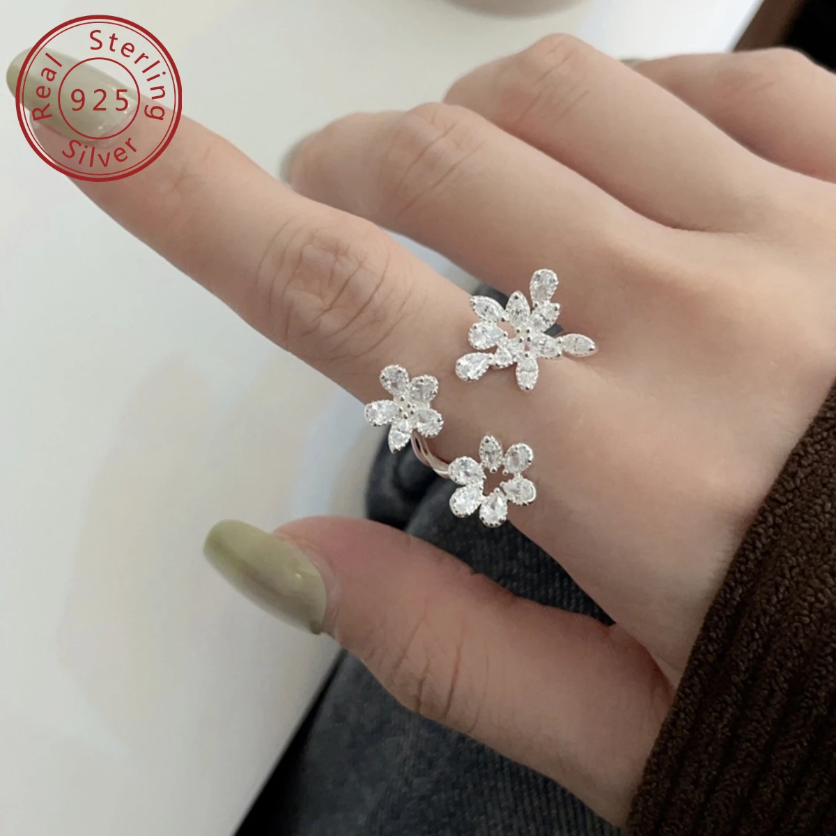 925 Silver Sparkling Water Splash Opening Ring, Autumn and Winter New Collection, Light Luxury Heavy Industry Design
925 Silver Sparkling Water Splash Opening Ring, Autumn and Winter New Collection, Light Luxury Heavy Industry Design