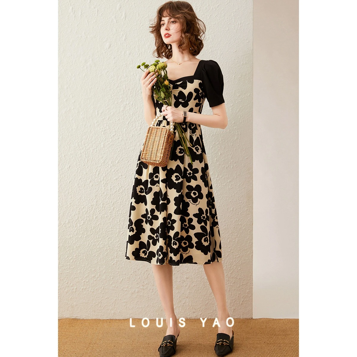 French Square Neck Printed Black Dress 2025 Summer Sweet Bubble Sleeve Women's Long Dress High Waist Short Sleeve Female Dresses
French Square Neck Printed Black Dress 2025 Summer Sweet Bubble Sleeve Women's Long Dress High Waist Short Sleeve Female Dresses