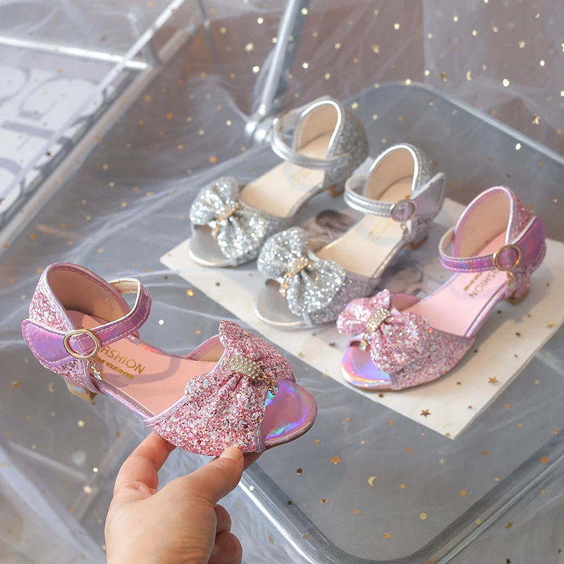 Summer Kids Toddler Girls Princess Glitter Heel Sandals Bow Rhinestone Buckle Non-Slip Sole for Wedding Party Prom Daily Wear
Summer Kids Toddler Girls Princess Glitter Heel Sandals Bow Rhinestone Buckle Non-Slip Sole for Wedding Party Prom Daily Wear