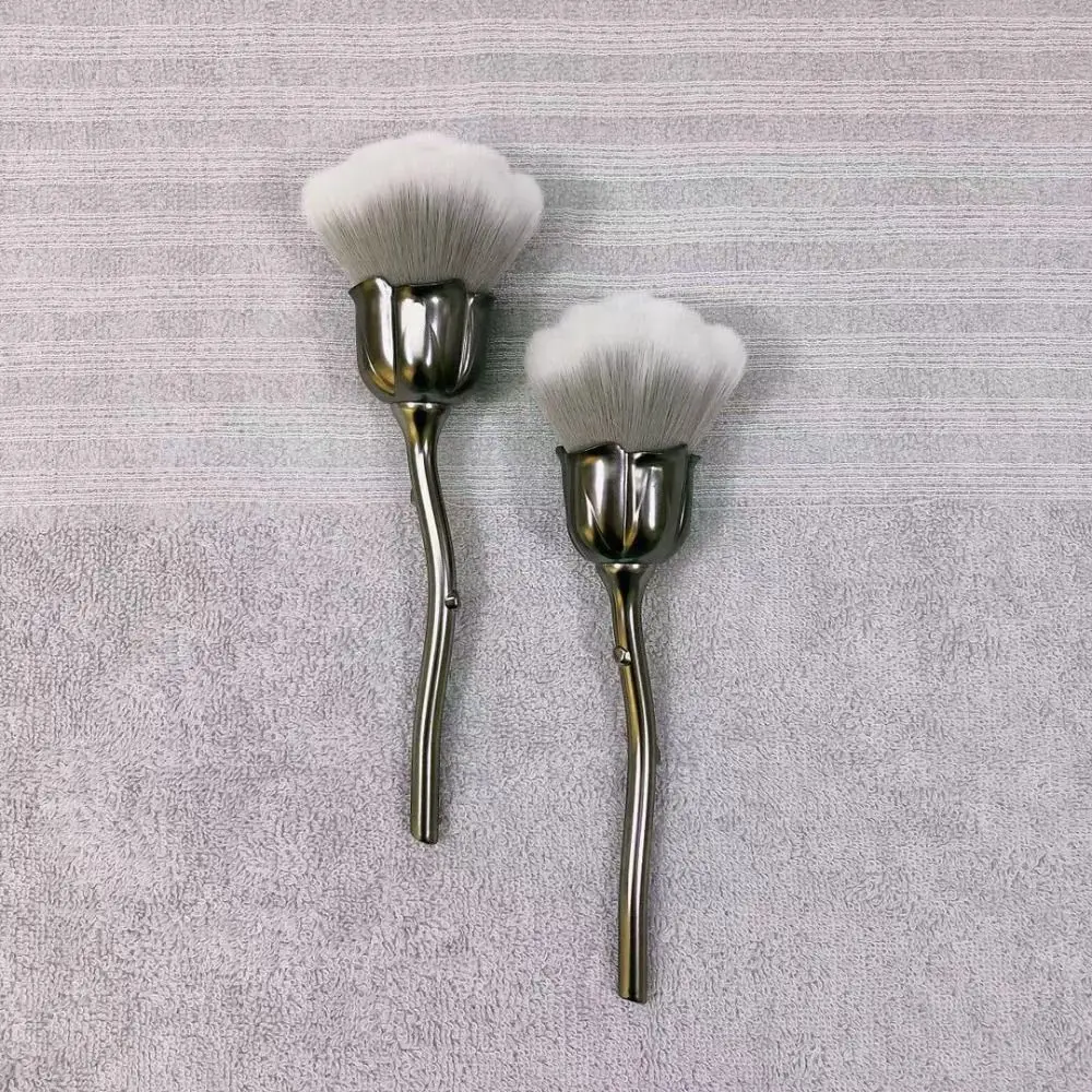 Creative Rose Shape Makeup Brush Large Foundation Brush Silver Gray Fluffy Powder Brush Nail Dust Brush Blush Brush
Creative Rose Shape Makeup Brush Large Foundation Brush Silver Gray Fluffy Powder Brush Nail Dust Brush Blush Brush