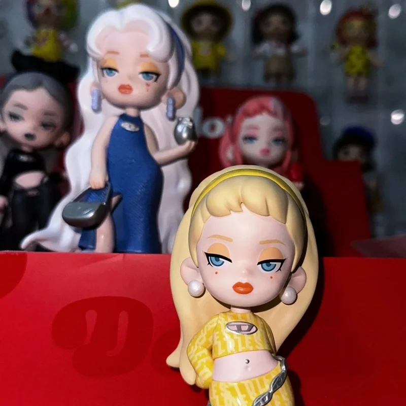 Genuine Dolores Blind Box Figure Ornament Gift Diesel Co-Branded Autumn And Winter Limited Edition Trendy Toys Ornaments Figure
Genuine Dolores Blind Box Figure Ornament Gift Diesel Co-Branded Autumn And Winter Limited Edition Trendy Toys Ornaments Figure