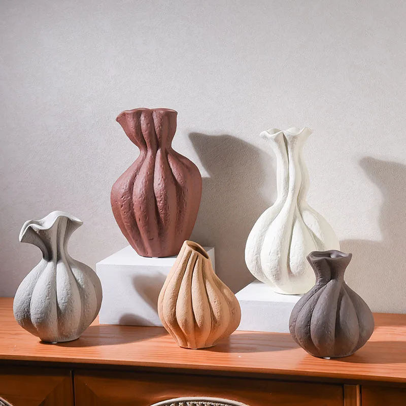 Room Decoration Art Ceramic Vases Ceramic Vases Desktop Flower Arrangement Vases Home Decor Ornaments Soft Decoration Matching
Room Decoration Art Ceramic Vases Ceramic Vases Desktop Flower Arrangement Vases Home Decor Ornaments Soft Decoration Matching