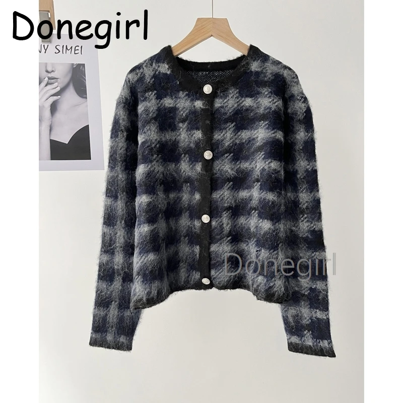 Donegirl Autumn And Winter New Knitted Cardigan Elegant French Plaid Round Neck Short Sweater Coat Jacket
Donegirl Autumn And Winter New Knitted Cardigan Elegant French Plaid Round Neck Short Sweater Coat Jacket
