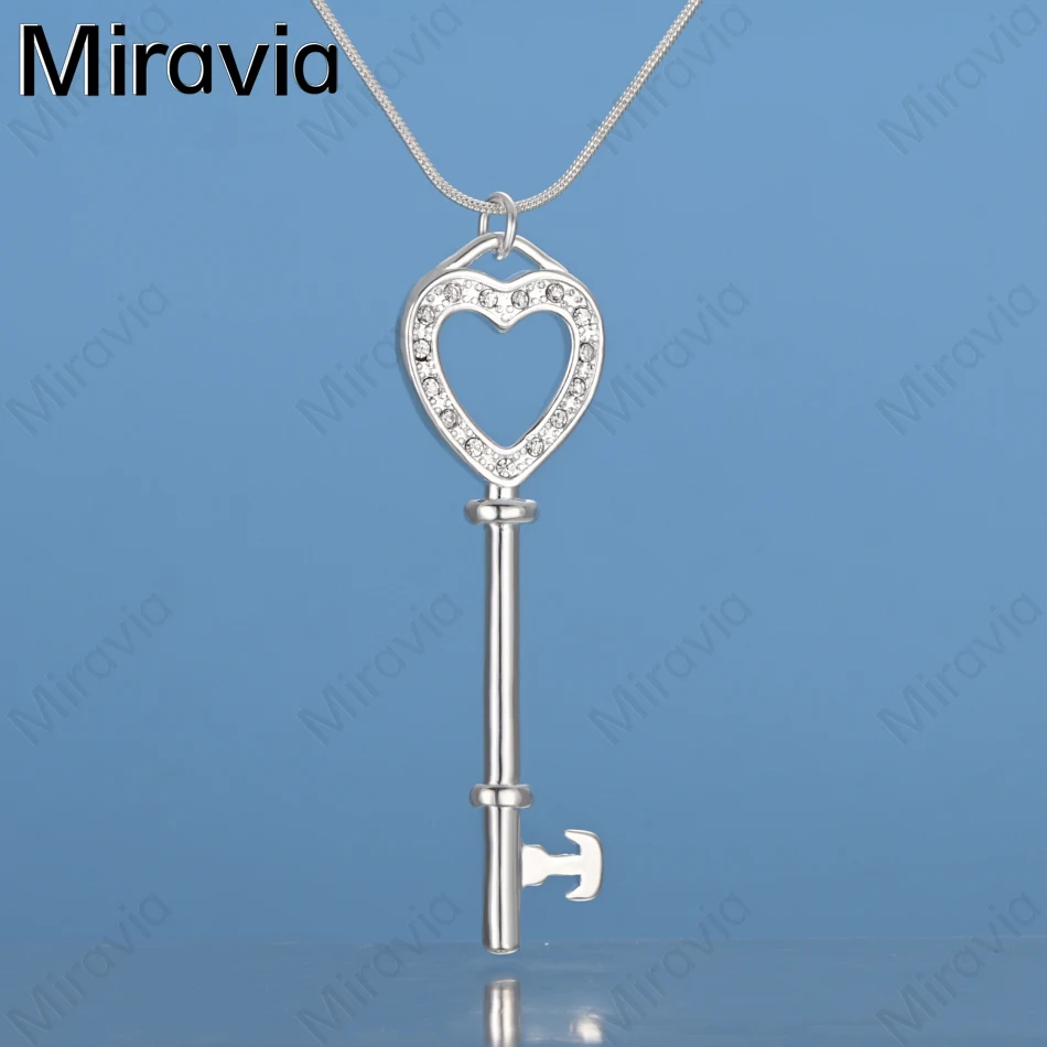 Miravia 925 Sterling Silver Heart-Shaped Key Ring With Inlaid Zircon: Exquisite And Adorable Wedding Party Jewelry For Women.
Miravia 925 Sterling Silver Heart-Shaped Key Ring With Inlaid Zircon: Exquisite And Adorable Wedding Party Jewelry For Women.