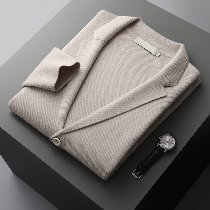 Vintage Men's Sweater Notched Lapel Suit Jacket 100% Merino Wool Sweater Spring Autumn Cardigan Knitwear Coat Patch Pocket Tops
Vintage Men's Sweater Notched Lapel Suit Jacket 100% Merino Wool Sweater Spring Autumn Cardigan Knitwear Coat Patch Pocket Tops