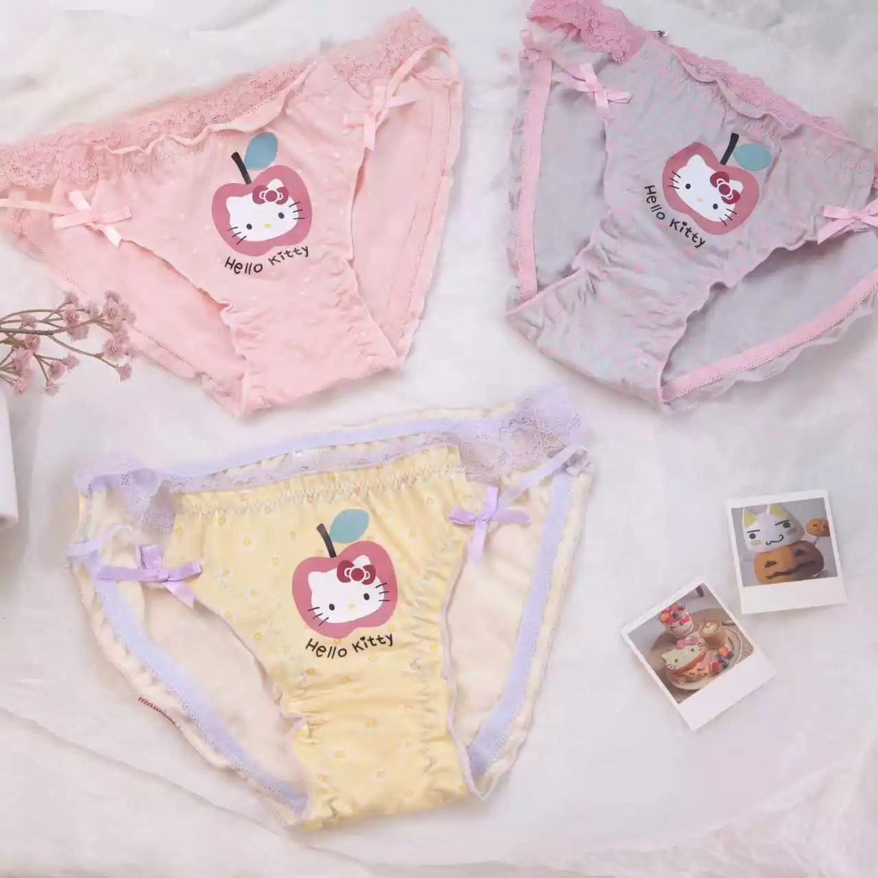 New Hello Kitty Underwear Sweet Lace Edge Strap Cartoon Milk Cotton Girl Triangle Underwear Girl Gift
New Hello Kitty Underwear Sweet Lace Edge Strap Cartoon Milk Cotton Girl Triangle Underwear Girl Gift