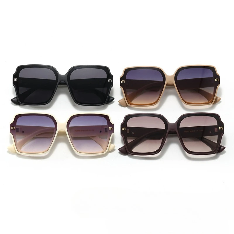 New Sunglasses Version Leather Legs Celebrity Big Frame Personalized Street Shot Fashion Trend Sunglasses Women UV Protection
New Sunglasses Version Leather Legs Celebrity Big Frame Personalized Street Shot Fashion Trend Sunglasses Women UV Protection