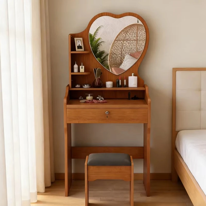 Simple wooden practical heart shape, layered storage dressing table
Simple wooden practical heart shape, layered storage dressing table