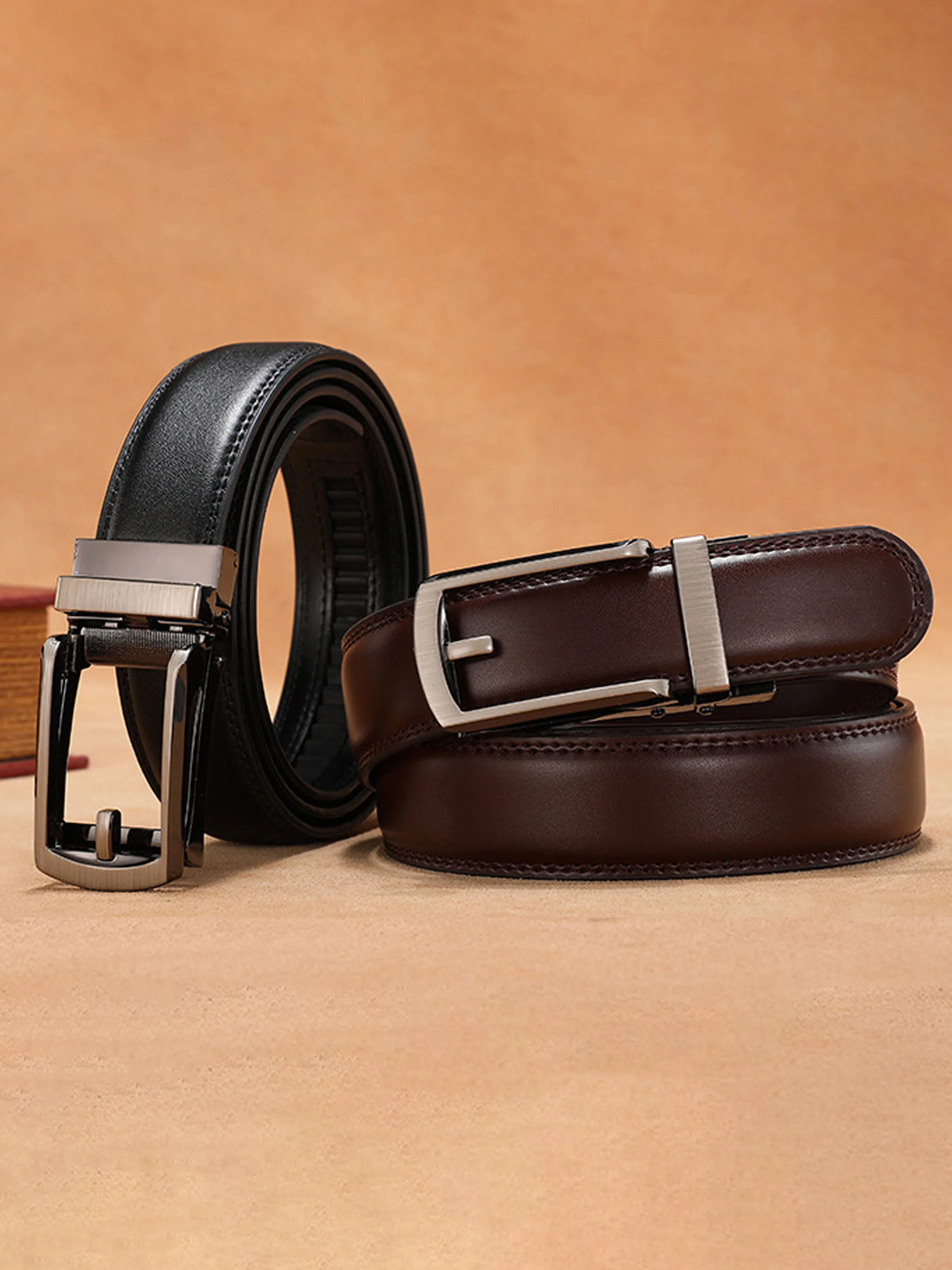 Новые мужские широкие модные деловые ремни Joker.
Новые мужские широкие модные деловые ремни Joker.