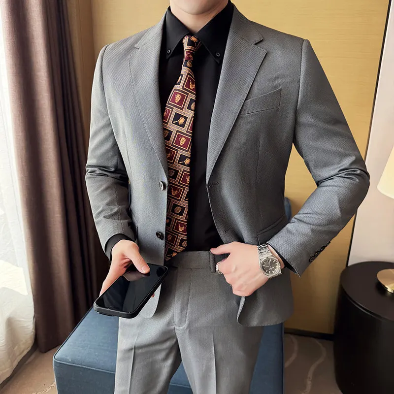 Italian Sle Men's Busin Casual Thin Suit Set Bird's Eye Pattern Double Breasted Lapel Suit Jaet for Commuting And Leisure
Italian Sle Men's Busin Casual Thin Suit Set Bird's Eye Pattern Double Breasted Lapel Suit Jaet for Commuting And Leisure
