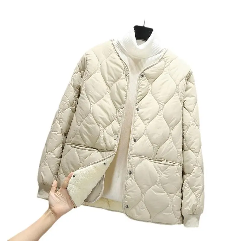 2025 плюшевая легкая пуховая хлопковая внутренняя майка, хлопковая куртка, женская короткая хлопковая куртка, зимняя хлопковая куртка с внутренней частью
2025 плюшевая легкая пуховая хлопковая внутренняя майка, хлопковая куртка, женская короткая хлопковая куртка, зимняя хлопковая куртка с внутренней частью