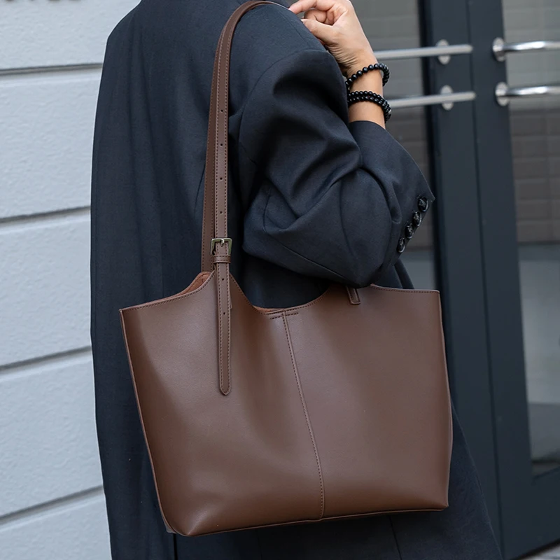Women's Natural Genuine Leather Tote Bag Female Large Capacity Soft Cowhide Leather Handbag Ladies Luxury Designer Shoulder Bags
Women's Natural Genuine Leather Tote Bag Female Large Capacity Soft Cowhide Leather Handbag Ladies Luxury Designer Shoulder Bags