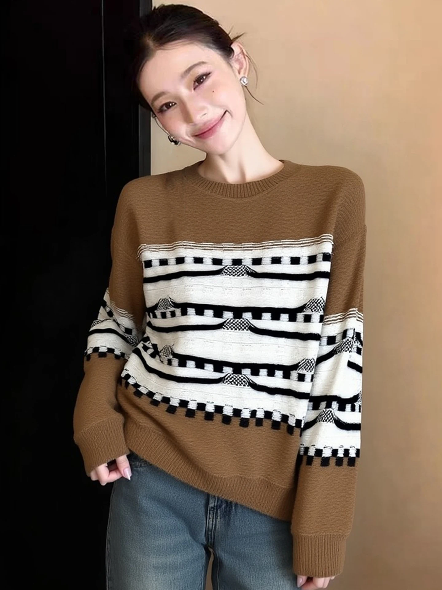 Sweet Casual Long Sleeve Soft Beautiful Knitted Sweater Spring Vintage Fashion Top Color Block Striped round Neck Knitwear
Sweet Casual Long Sleeve Soft Beautiful Knitted Sweater Spring Vintage Fashion Top Color Block Striped round Neck Knitwear