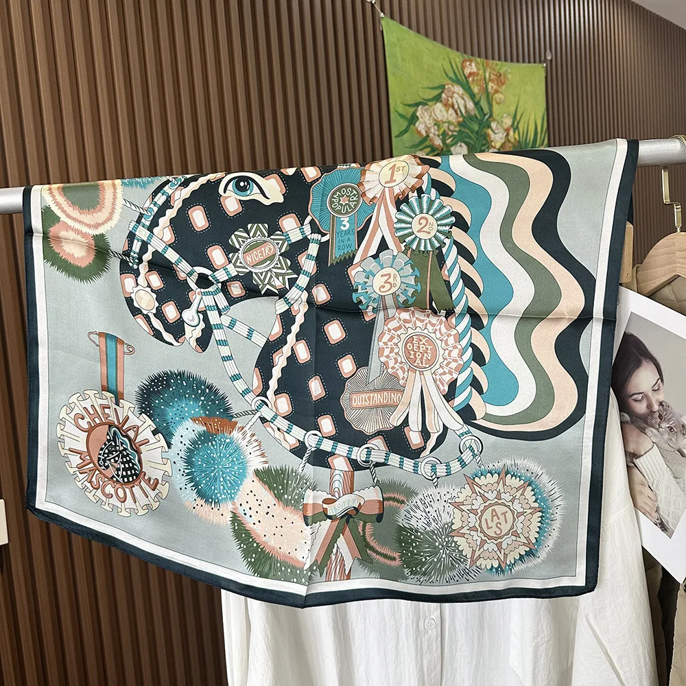 Horse Print Small Neck Scarf Women Mulberry Silk Bandanas Luxury Designer Soft Scarves Head Bag Clothing Accessories 65CM
Horse Print Small Neck Scarf Women Mulberry Silk Bandanas Luxury Designer Soft Scarves Head Bag Clothing Accessories 65CM
