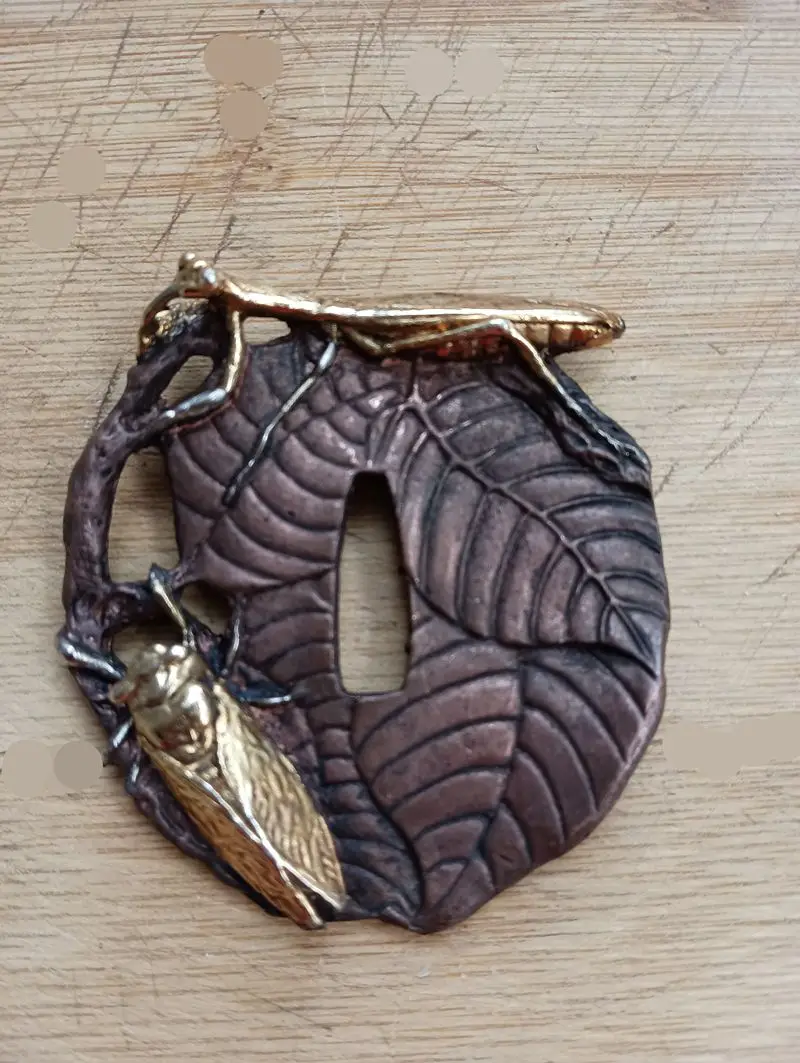 Винтажный аксессуар для меча Tsuba, подходящий чехол для японского самурая бриллиантового молитвенного мантиса из чистой меди
Винтажный аксессуар для меча Tsuba, подходящий чехол для японского самурая бриллиантового молитвенного мантиса из чистой меди