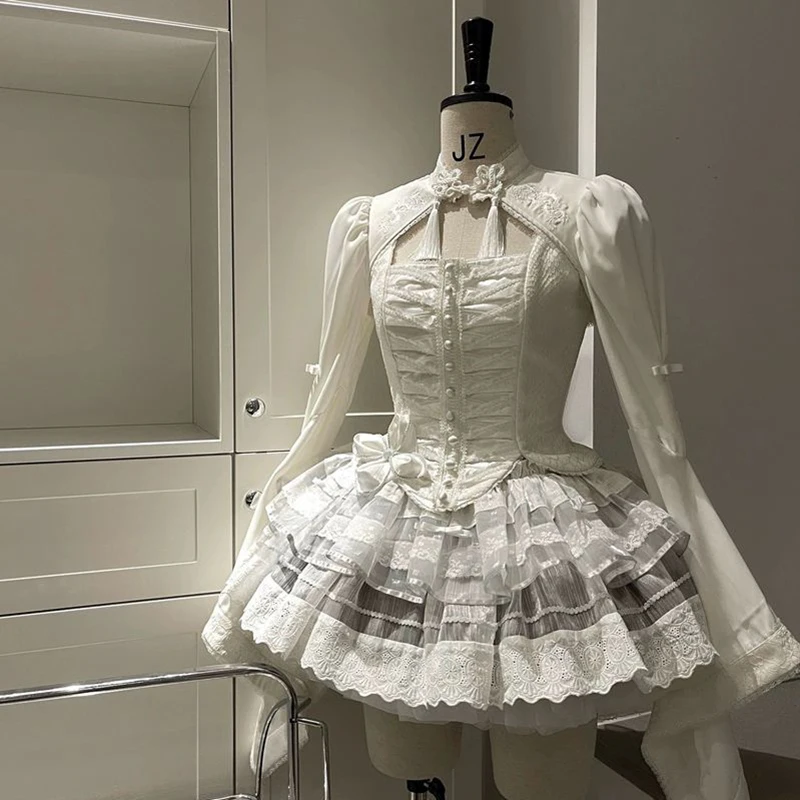 Куртка с цветочной вышивкой, женская Harajuku Lolita, винтажная укороченная куртка в стиле гранж на одной пуговице, весеннее женское пальто с рюшами и рукавами
Куртка с цветочной вышивкой, женская Harajuku Lolita, винтажная укороченная куртка в стиле гранж на одной пуговице, весеннее женское пальто с рюшами и рукавами