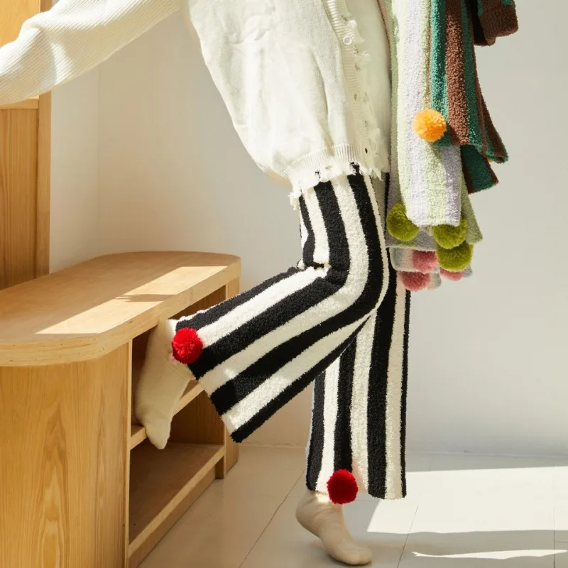 Sweet nana autumn/winter Japanese soft ball home pants cropped pants with thickened coral velvet stripes
Sweet nana autumn/winter Japanese soft ball home pants cropped pants with thickened coral velvet stripes