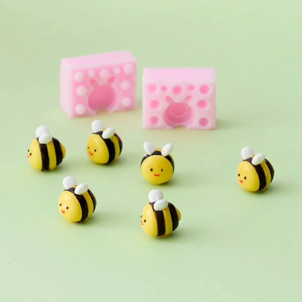 Cartoon Little Bee Silicone Molds Flat Honeycomb Fondant Candy Chocolate Mould Party Baking Tools Cake Decoration Accessories
Cartoon Little Bee Silicone Molds Flat Honeycomb Fondant Candy Chocolate Mould Party Baking Tools Cake Decoration Accessories