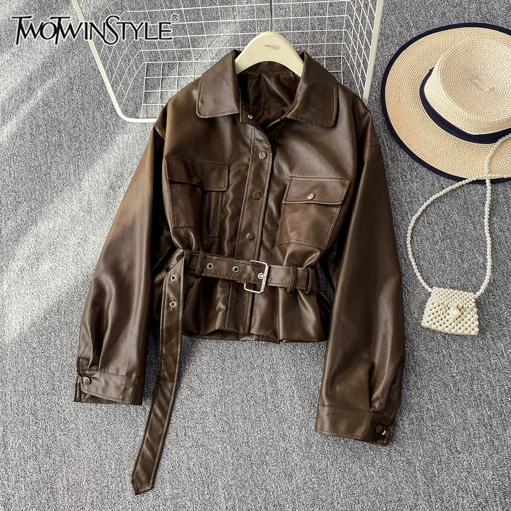 TWOTWINSTYLE темпераментные утягивающие однотонные куртки для женщин с лацканами и длинными рукавами, повседневное пальто с карманами, женская мода KJA544417
TWOTWINSTYLE темпераментные утягивающие однотонные куртки для женщин с лацканами и длинными рукавами, повседневное пальто с карманами, женская мода KJA544417