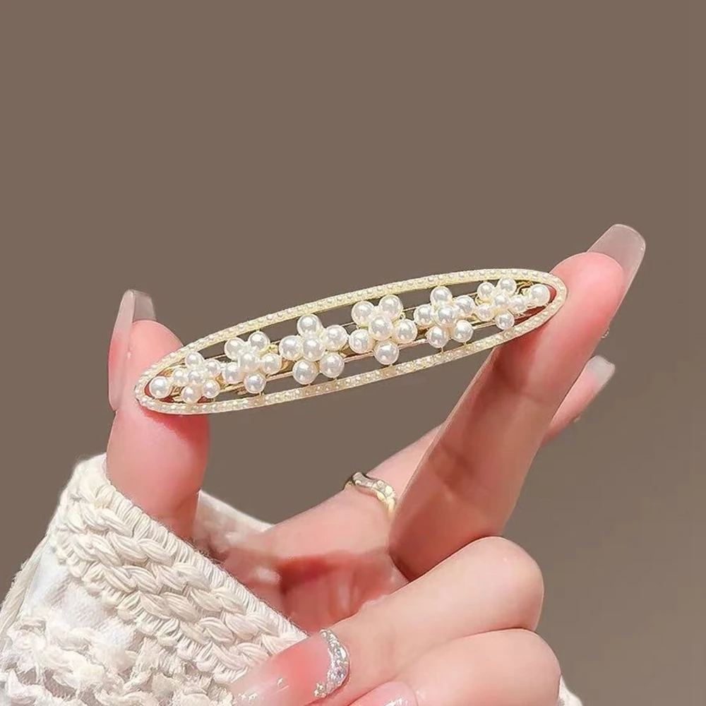 Women's White Hair Clip Pearl Hairpin Bow Hair Accessories Hollow Rhinestone Bride Headpiece
Women's White Hair Clip Pearl Hairpin Bow Hair Accessories Hollow Rhinestone Bride Headpiece