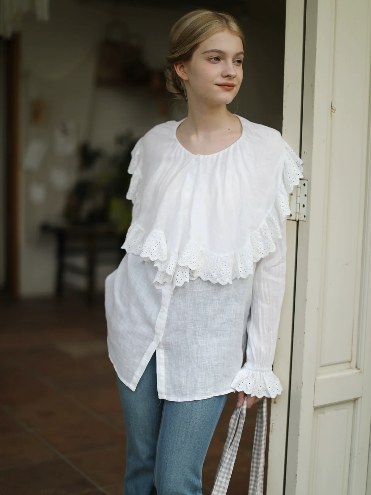 Spring Summer Women Retro Minimalist Large Lapel, Pleated Collar, Linen and Cotton Shirts/Blouses
Spring Summer Women Retro Minimalist Large Lapel, Pleated Collar, Linen and Cotton Shirts/Blouses