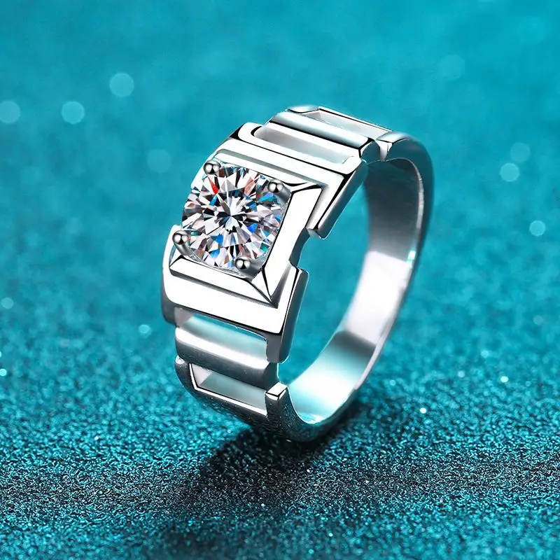 1.0ct Moissanite S925 Silver Ring for Women Men Plated Pt950 Chain Pattern Wedding Bands Valentine's Day Gift Jewelry Wholesale
1.0ct Moissanite S925 Silver Ring for Women Men Plated Pt950 Chain Pattern Wedding Bands Valentine's Day Gift Jewelry Wholesale
